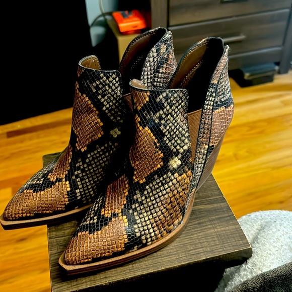 Vince Camuto Monchia Bootie